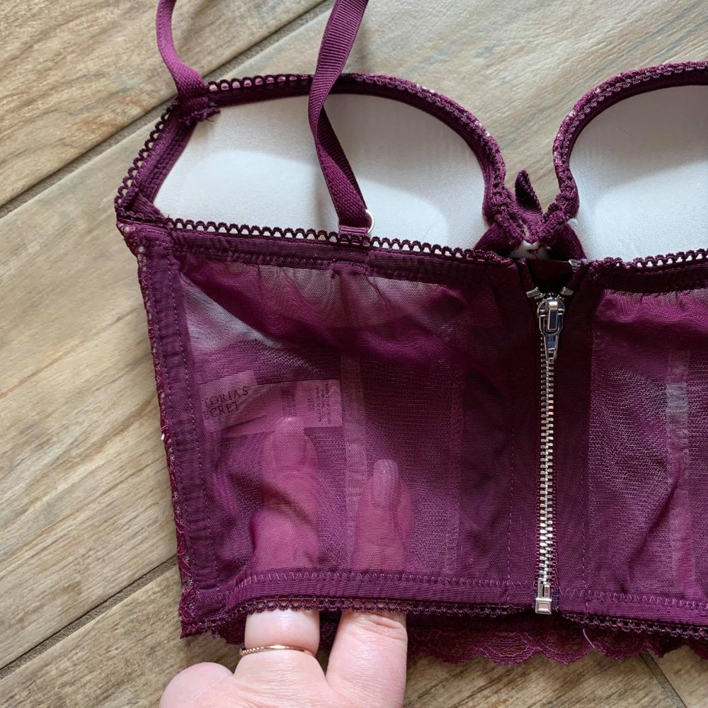 Victoria's Secret purple lace corset - Picture 6 of 9